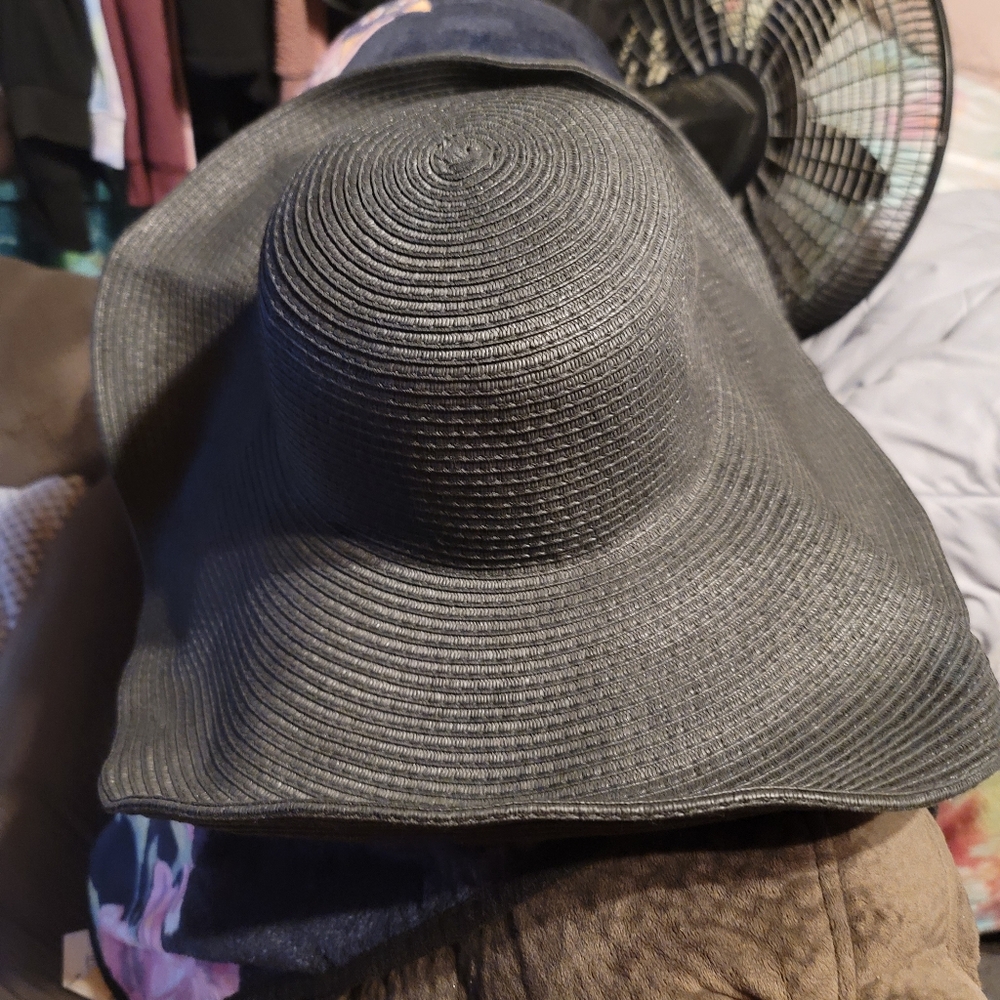 Floppy summer hat